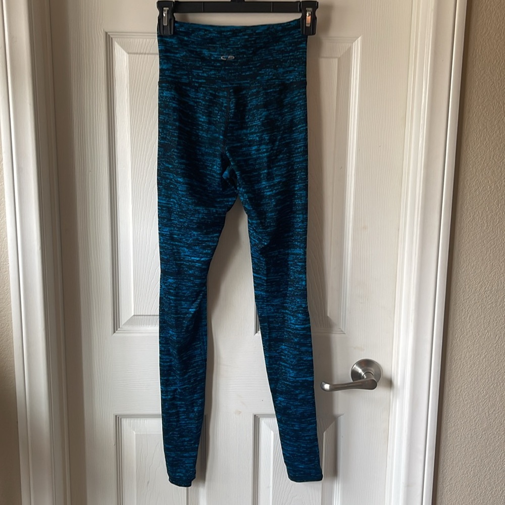 Yoga pants - Picture 2 of 5